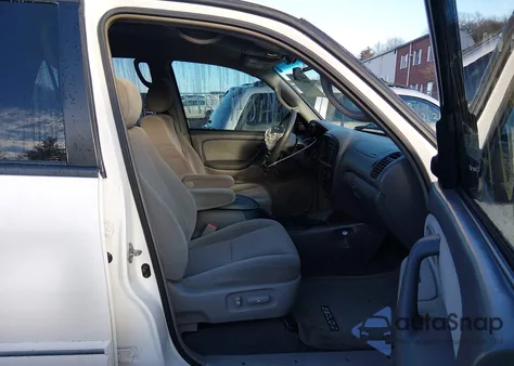 2006 Toyota Sequoia Sr5 V8 from USA, damaged, VIN 5TDBT44A66S263593